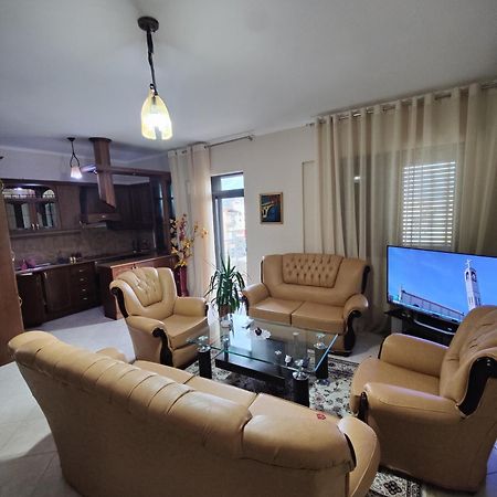 City Center Apartment Berat Exterior photo